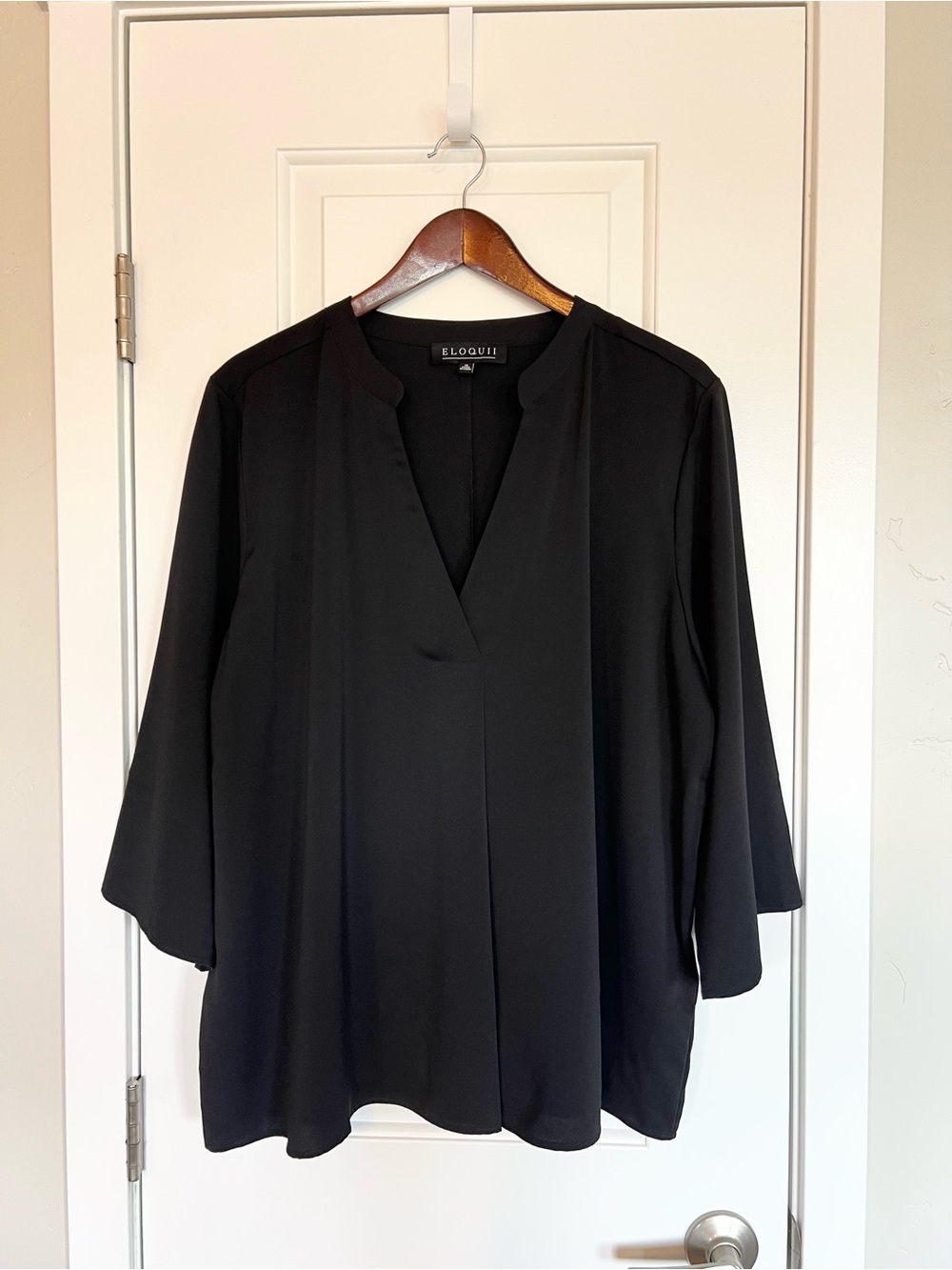 Eloquii Women’s black 3/4 sleeve blouse Size 16 Loose Relaxed fit Classic NWOT